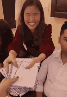 Em Xin Anh Chi Yes Please GIF - Em Xin Anh Chi Yes Please Smile GIFs