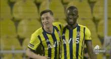 Enner Valencia Mesutözil GIF - Enner Valencia Mesutözil Fenerbahçe GIFs