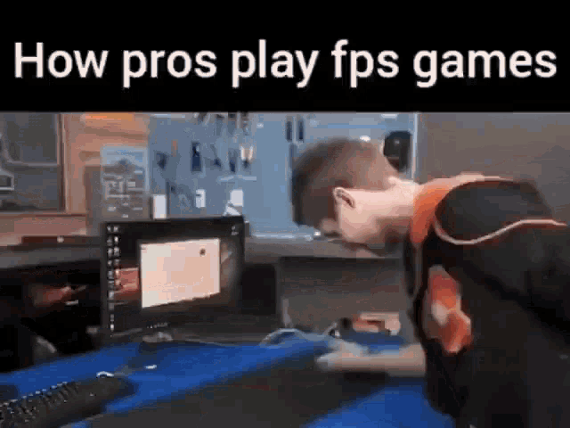 Linus How Pros Play Fps Games GIF - Linus How Pros Play Fps Games