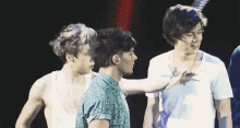 (4) Tumblr On We Heart It - Http://Weheartit.Com/Entry/53450732/Via/Xrosemaryx12 GIF - One Direction Concert 1d GIFs