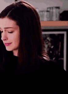 Anne Hathaway Seriously GIF - Anne Hathaway Seriously What GIFs