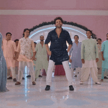 Nachna Kartik Aaryan GIF - Nachna Kartik Aaryan Chedkhaniyan Song GIFs