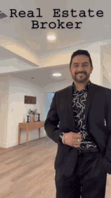 Varunishnanda Realtor GIF - Varunishnanda Realtor Real Estate Agent GIFs