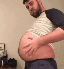 Pregnant Man GIFs | Tenor