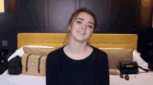 Maisie Williams Laughing GIF - Maisie Williams Laughing Laugh GIFs