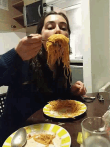 Daleuse Noodles GIF - Daleuse Noodles Eat GIFs