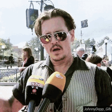 Johnny Depp Sunglasses GIF - Johnny Depp Sunglasses Interview GIFs