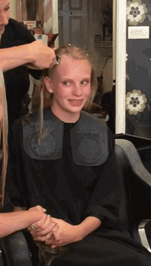 Long To Short Makeover GIF - Long To Short Makeover Salon GIFs