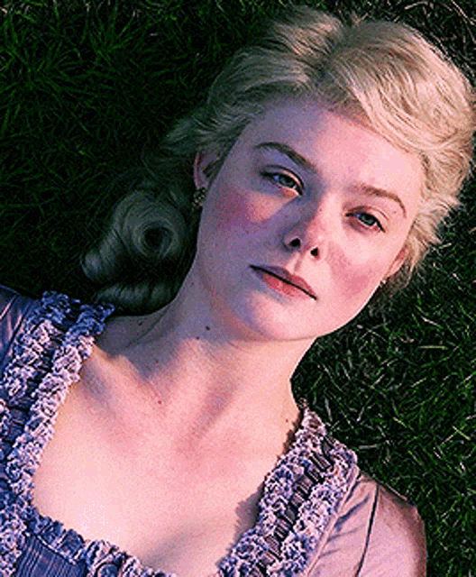 Elle Fanning GIF - Fanning - Discover Share GIFs