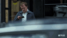 Waiting Obesrving GIF - Waiting Obesrving Looking Around GIFs