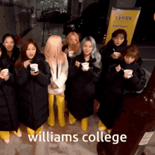 Loona Williams College GIF - Loona Williams College Robin Williams GIFs