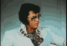 Elvis GIF - Smh Dismay Disappointed GIFs