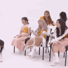 Loona Kim Lip Laughing Her Ass Off Falling On The Ground GIF - Loona Kim Lip Laughing Her Ass Off Falling On The Ground Crazycherryblue GIFs