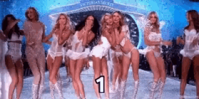 Victorias Secret Fashion Show Flying Kiss GIF - Victorias Secret Fashion  Show Flying Kiss Blow Kisses - Discover & Share GIFs