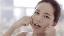 혜리 피부 볼 GIF - Hyeri Korean Squishy GIFs