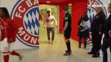 Hello GIF - Fc Bayern Handshake Football GIFs