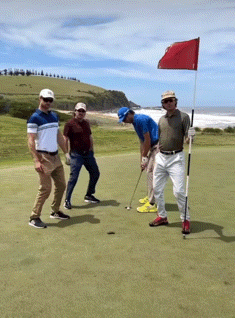 https://media.tenor.com/i9TZ5eof8xIAAAAC/golf-golfing.gif