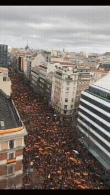 España Crowd GIF - España Crowd Building GIFs