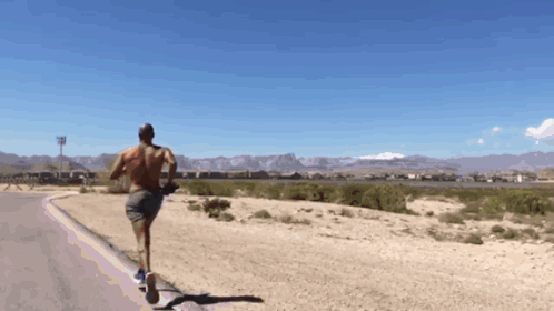 David goggins corriendo por el desierto