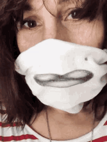Mask Face Mask GIF - Mask Face Mask Lady GIFs