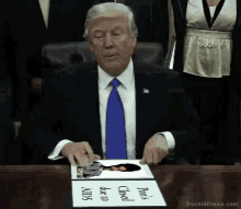 Trump Draw GIF - Trump Draw Aids GIFs