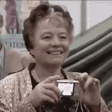 Grandma Selfie GIF - Grandma Selfie Photographer GIFs