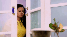 Swaragini Swara Maheshwari GIF - Swaragini Swara Maheshwari Helly Shah GIFs