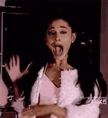 Ariana Grande Screaming GIF - Ariana Grande Screaming Shouting GIFs
