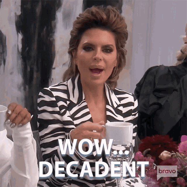 wow-decadent-lisa-rinna.gif