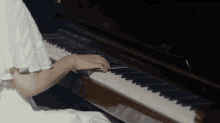 Bermain Piano Bersemangat GIF - Bermain Piano Bersemangat Lemah Gemulai GIFs