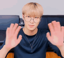 To1 Too GIF - To1 Too Vlive GIFs
