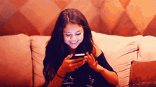 Selena Gomez Text GIF - Selena Gomez Text Notification GIFs