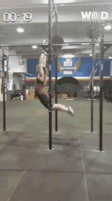 Toes To Bar Cross Fit GIF