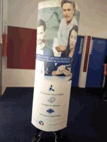 Craquage Standee GIF - Craquage Standee Funny GIFs