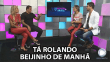 Ta Rolando Beijinho De Manha Taty E Marcelo GIF - Ta Rolando Beijinho De Manha Taty E Marcelo Power Couple Brasil GIFs