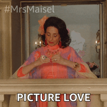 Picture Love Rose Weissman GIF - Picture Love Rose Weissman Marin Hinkle GIFs