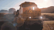 a train with the word bnsf on the side