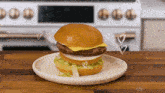 Cheeseburger Internet Shaquille GIF - Cheeseburger Internet Shaquille Burger GIFs