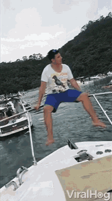 T Pain Im On A Boat GIFs | Tenor