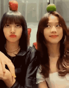 Featured image of post Lisa And Jisoo Cute Photos