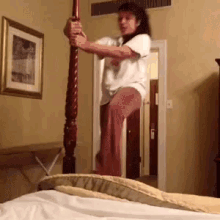 Quand vous essayez d'être sexy GIF - GIFs d'échec du pôle d'automne