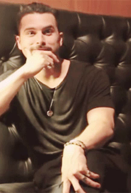 Enzo Laughing Enzo St John Gif Enzolaughing Enzostjohn Michaelmalarkey Discover Share Gifs