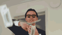 Featured image of post Money Gif Tenor tenor gifkeyboard