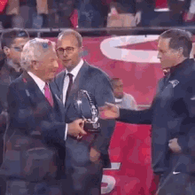 Kevin Hart Commercial >> Participation Trophy GIFs | Tenor Kevin Hart Commercial >> Participation Trophy GIFs | Tenor