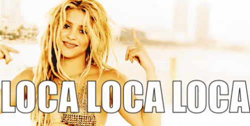 Shakira cantando Loca