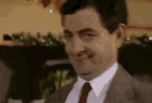 Mr. Bean Guiña El Ojo Para Flirtear Contigo GIF - Coquetear Guinar YaTuSabe GIFs