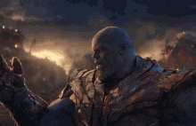 Thanos Completes The Gauntlet Gif : Review Filmlit : The easter egg is