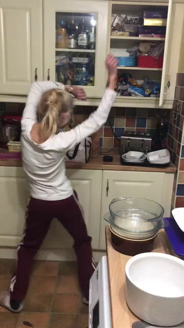 Kitchen Dance Dancing Gif Kitchendance Dancing Dance Discover Share Gifs