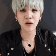 Featured image of post Bts Suga Happy Gif