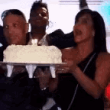 Gretchen Aniversario GIF - Gretchen Aniversario Cake - Discover & Share GIFs